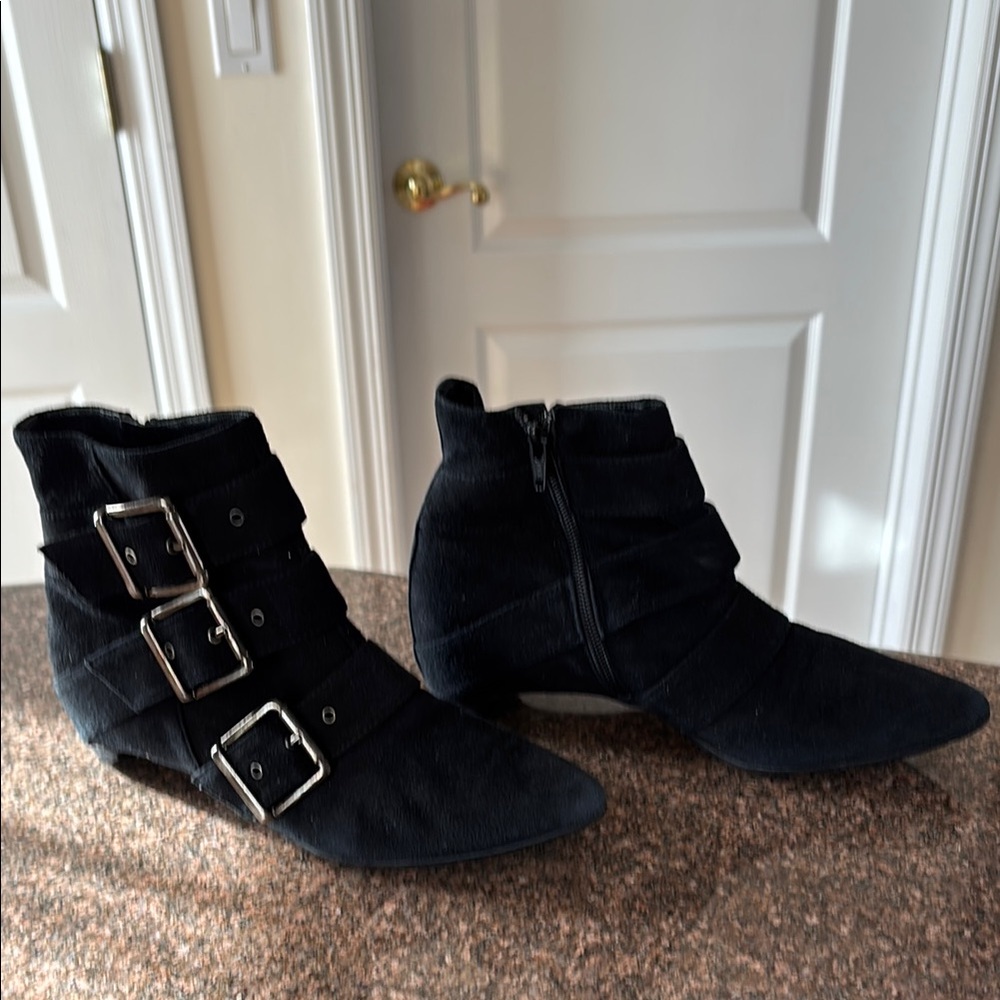 FABIO BUSCONI LADIES BLACK SUEDE SILVER BUCKLE BOOTIES-8 - Picture 1 of 12